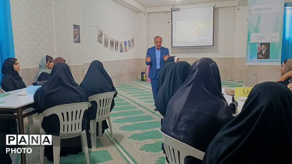  پاتوق دختران نوجوان مبارز شهرستان سملقان فضایی پر از عشق و دوستی و آگاهی