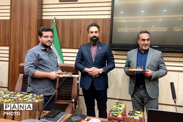 تجلیل از معاونین پرورشی در ناحیه دو شهرری 
