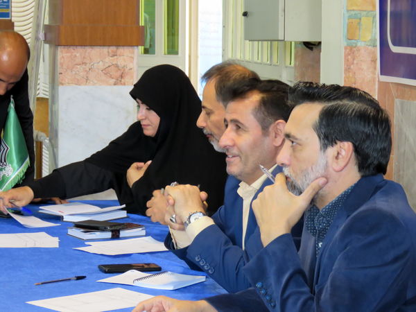 میزخدمت آموزش و پرورش ناحیه ۳ کرج فرصتی برای تعامل مستقیم و رفع مشکلات آموزشی
