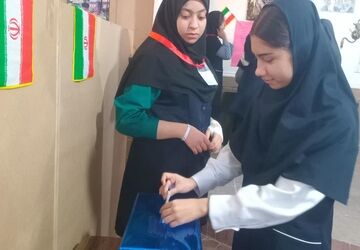 انتخابات شورای دانش‌آموزی در مدرسه  غیر دولتی ایران‌زمین شهر یاسوج 