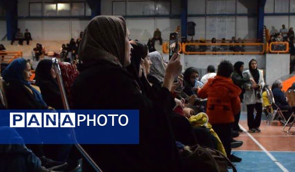 همایش زندگی به سبک خودمون در یزدانشهر نجف‌آباد
