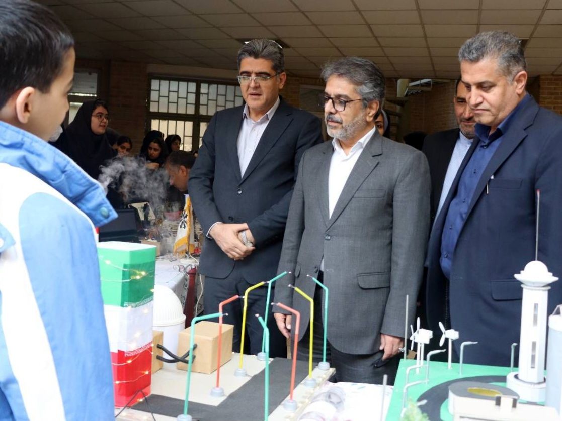 معلمان و پژوهشگران سرمایه‌های علمی کشورند