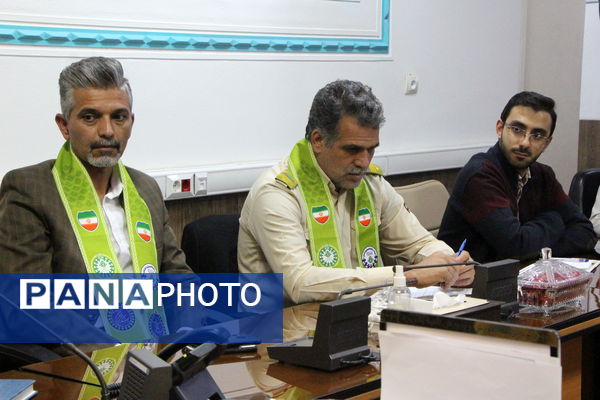 نشست ریاست سازمان دانش‌آموزی با مدیر آموزش و پرورش ناحیه یک یزد