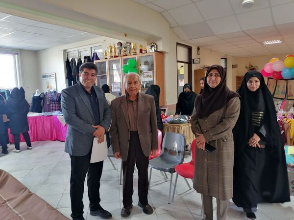 نمایشگاه کارآفرینی هنرستان عصمتیه نوخندان