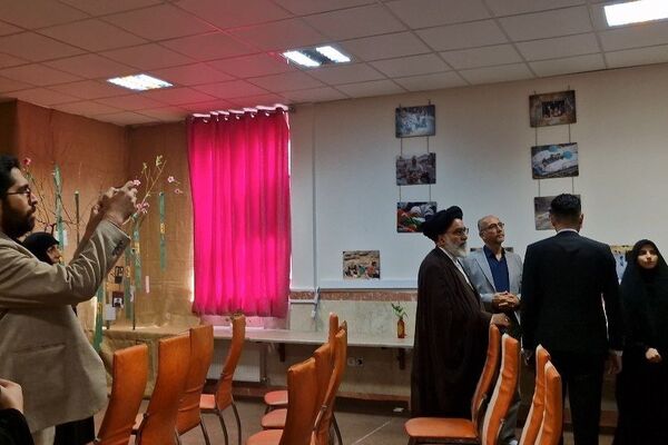 برگزاری و افتتاحیه نمایشگاه ریشه های مقاومت در مدرسه منتصرین شاهد ورامین