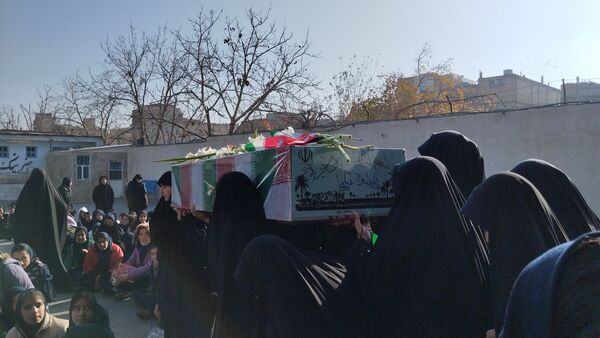 وداع با پیکر شهید گمنام در دبیرستان شهید عباسی یک مشهد