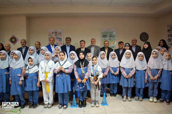 نشست منطقه‌ای مدیران مدارس خیرساز در مدرسه شاهد امام سجاد(ع)