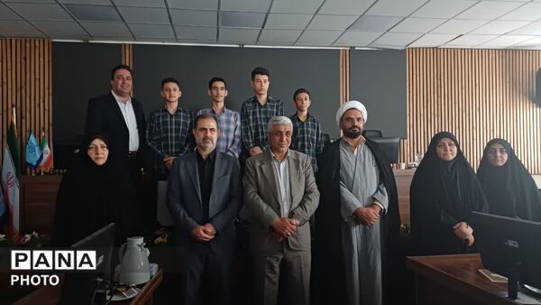 تجلیل از برگزیدگان رویدادهای قرآنی و فرهنگی منطقه ۱۶ تهران