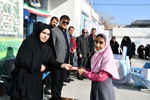جشن شیر در مدرسه ابتدایی زینب قهرمانی مه‌ولات