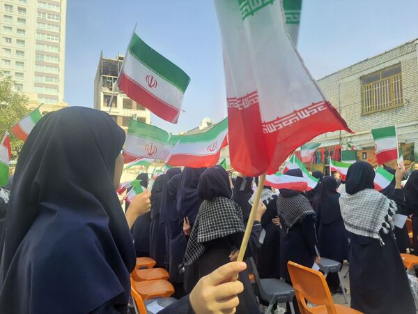 مراسم باشکوه زنگ ایثار و مقاومت در مدرسه شاهد تکتم ناحیه ۳