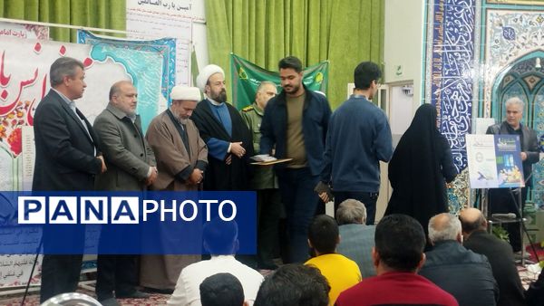 جلسه قرآنی در خلیل‌آباد 