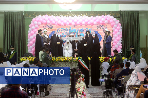 جشن ازدواج ۷۳۰ زوج دانشجوی در حرم حضرت معصومه(س)