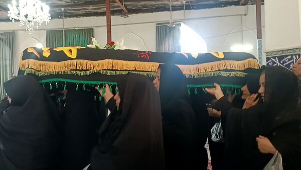 برگزاری مراسم تشییع نمادین پیکر حضرت فاطمه(س)در امامزاده سید محمد(ع)کاشمر