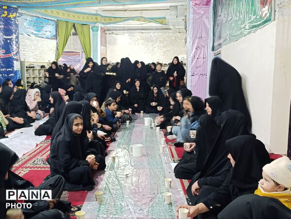 برگزاری مراسم افطاری در مسجد امام حسین(ع) شهرستان فارسان 