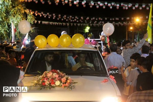 عقد سه زوج جوان در دل راهپیمایی مردمی، آغاز  زندگی مشترک با عطر همدلی و اتحاد