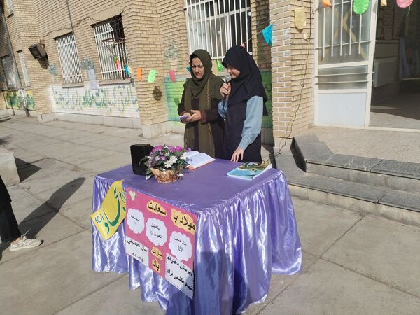 جشن ایام شعبانیه در دبیرستان هاشمی نژاد 