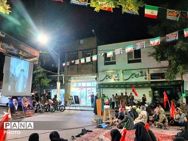 زنده نگه داشتن یاد و خاطره رهبر شهید در تجمعات شبانه