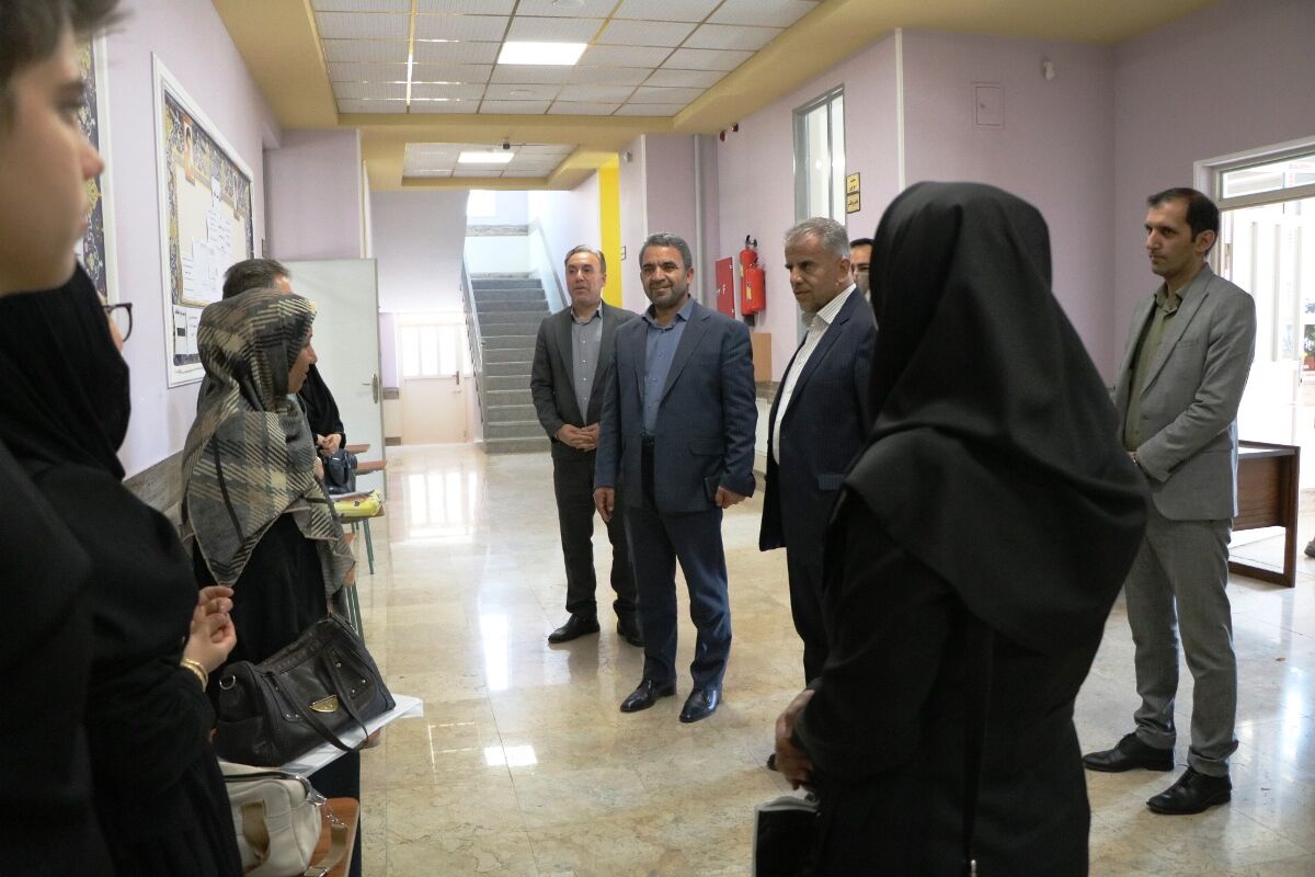 گفت و گوی مستقیم معاون وزیر با اولیای دانش آموزان