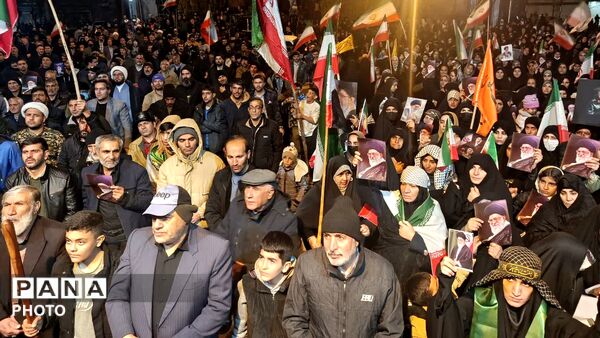 تجمع مردم شریف دلفان در شب بیست‌ویکم شهادت رهبر شهید انقلاب اسلامی
