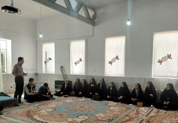 نشست خبرنگاران منتخب پانا میبد با دارالقرآن آیت الله حائری (ره) 
