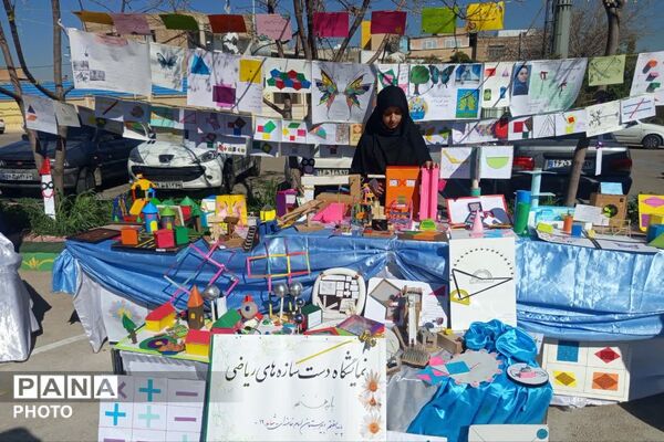 بازارچه دست‌سازه‌های کارو‌فناوری و غرفه‌ بومی محلی در دبیرستان شاهد ۱۶