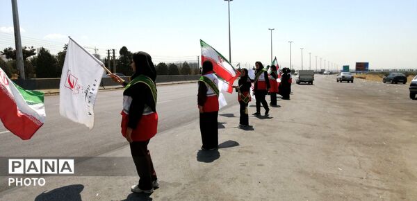  خدمت صادقانه خادمان و پذیرایی گرم از زائران در موکب تنکمان