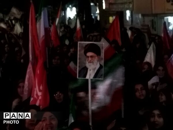 سدی از ایمان؛ بازگوییِ، شکوهِ اجتماعات شبانه در حسینیه امام خمینی(ره)