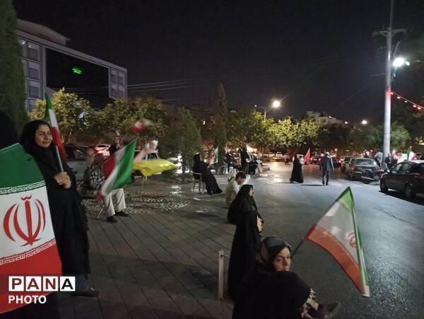 حضور پرشور ملت عظیم الشان ایران در دویست ویازدهمین شب ازتجمعات مردمی 