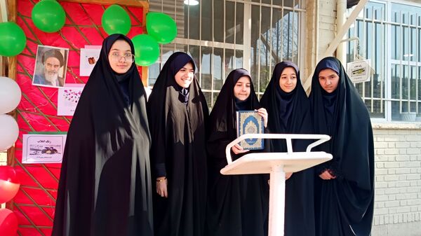 زنگ انقلاب در دبیرستان کوثر فرهنگیان
