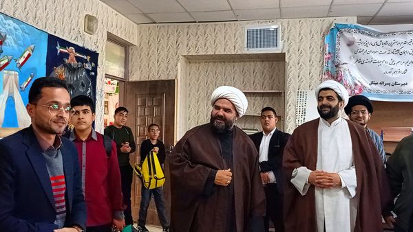 نمایشگاه «مدرسه انقلاب» دبیرستان میثاق