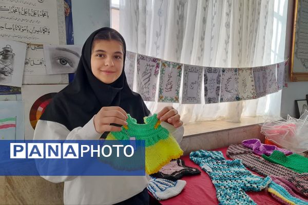 نمایشگاه و بازارچه هنرهای دستی در دبیرستان شاهد فیض شیراز 