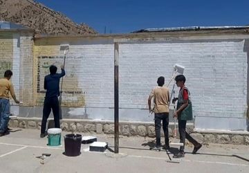 گروه جهادی طرح شهید عجمیان برای شاداب‌سازی مدارس در شهرستان لردگان مستقر شدند