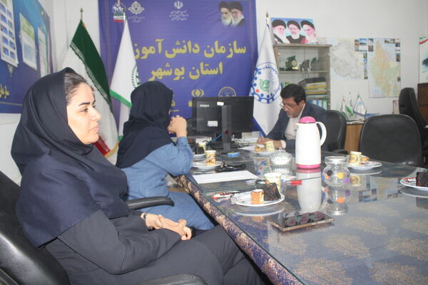 کافه کتاب با موضوع قدرت قدردانی در سازمان دانش‌آموزی استان بوشهر 