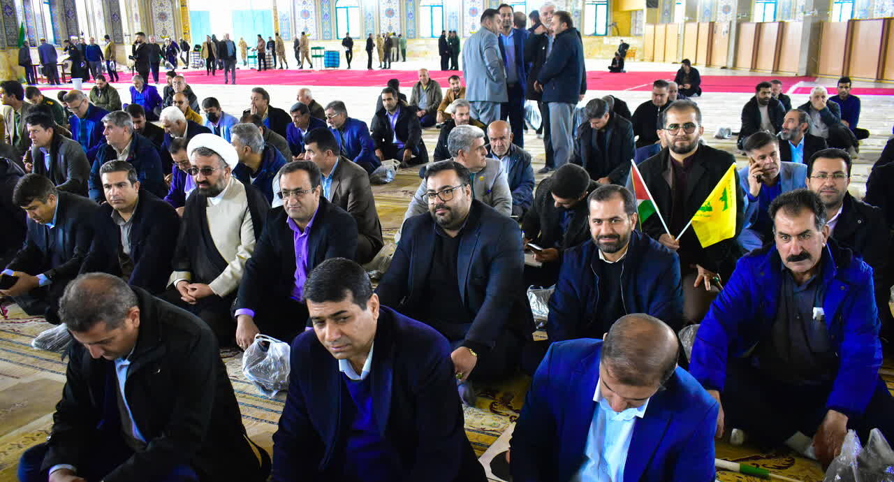 حضور مدیرکل و کارکنان آموزش‌وپرورش کهگیلویه و بویراحمد در آیین گرامی‌داشت یوم‌الله ۹ دی