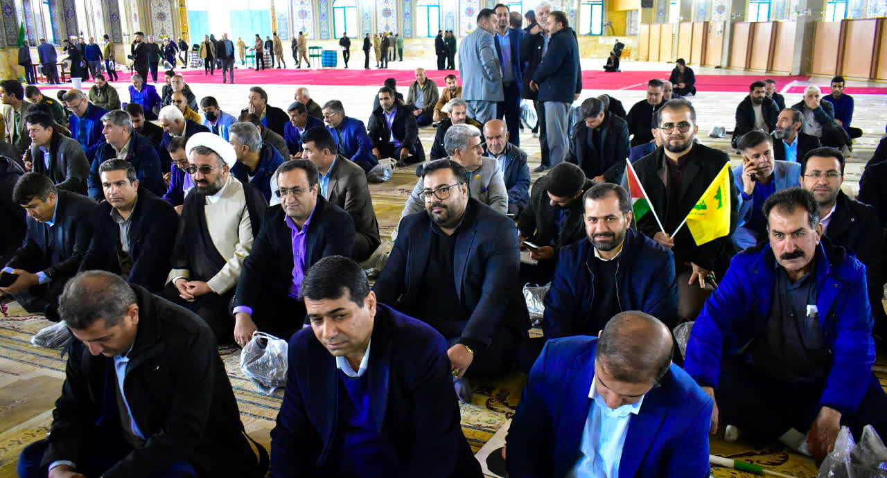 حضور مدیرکل و کارکنان آموزش‌وپرورش کهگیلویه و بویراحمد در آیین گرامی‌داشت یوم‌الله ۹ دی