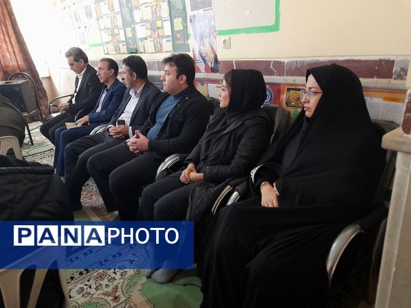 کارگاه مشاوره تحصیلی ـ انگیزشی ویژه دانش‌آموزان مقطع متوسطه دوم شهرستان سیروان