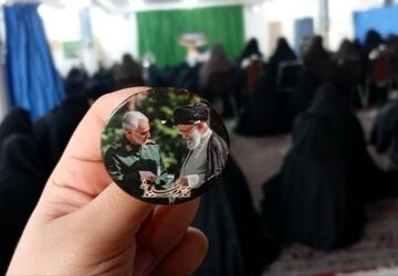 کودکی که سید علی خامنه‌ای را بابا صدا زد 
