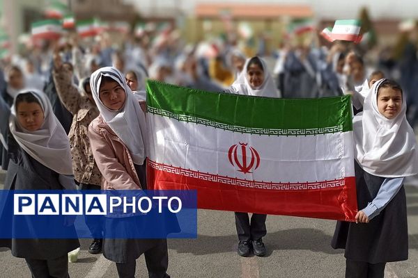 جشن پیروزی انقلاب اسلامی در مدارس منطقه کهریزک 