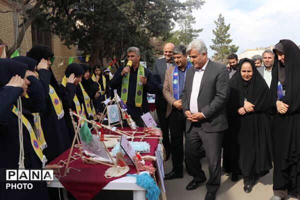 همایش «یاوران انقلاب» ناحیه ۶ مشهد در دبیرستان یاس ۲ 
