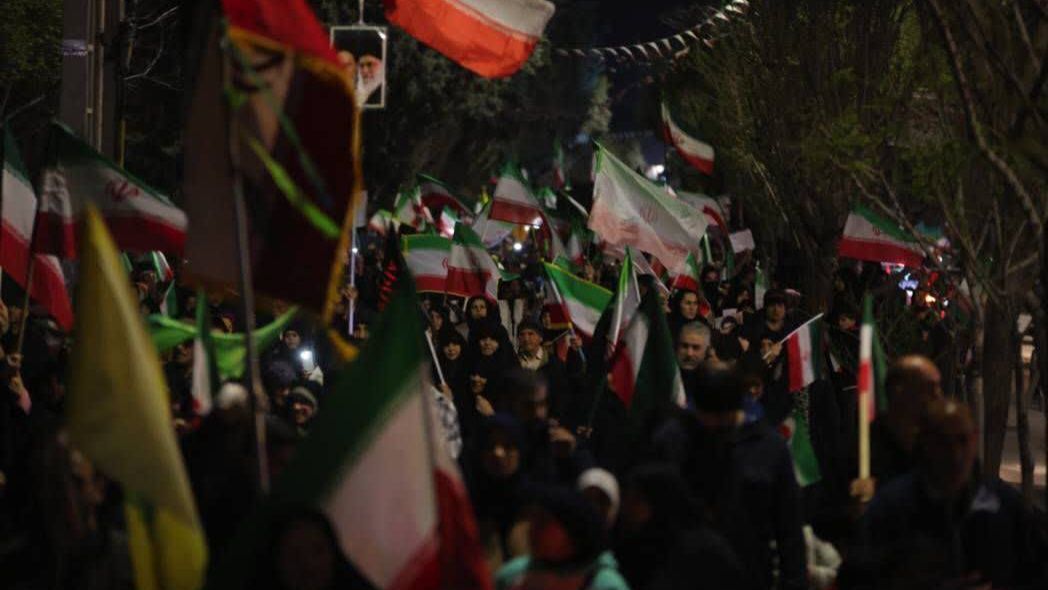  حضور پرشور مردم و مسئولان کرج در سی‌ودومین اجتماع و راهپیمایی شبانه 