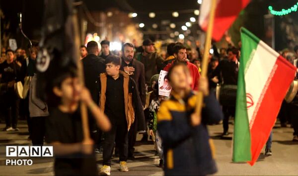 میدان مرکزی شهرستان بردسکن سیاه پوش شد