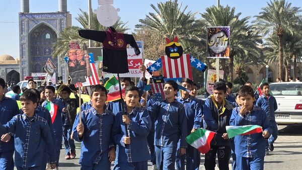 برگزاری راهپیمایی باشکوه ۱۳ آبان در شهرستان بافق 