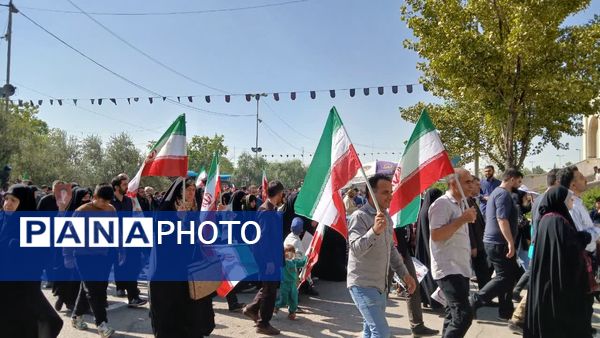 برگزاری نماز جمعه نصر به امامت رهبر معظم انقلاب اسلامی 