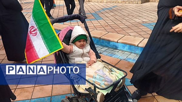 اجتماع مردم بصیر و انقلابی نیشابور در آغاز دهه فجر