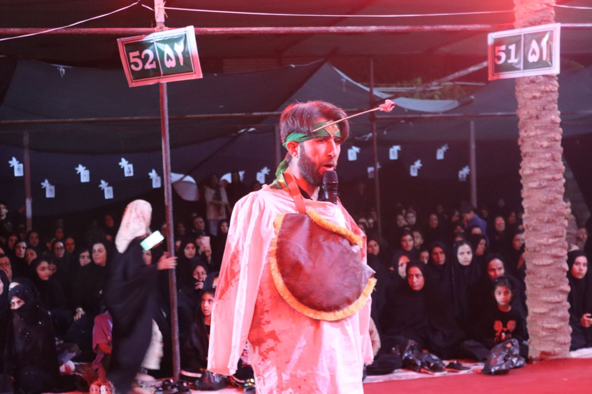 حسینیه حضرت ابوالفضل رنگ و بوی کربلا گرفت