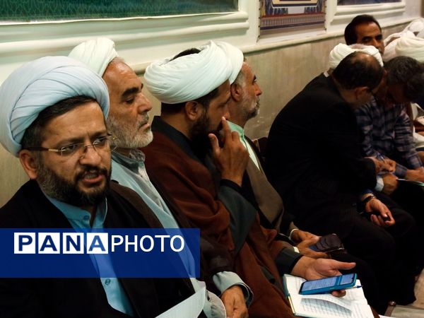 نشست روحانیون و ائمه جماعت مساجد با امام جمعه کاشمر