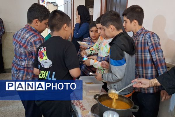 برگزاری بازارچه کسب و کار دانش‌آموزی با مهارت کسب و کار و درآمد و استقلال مالی