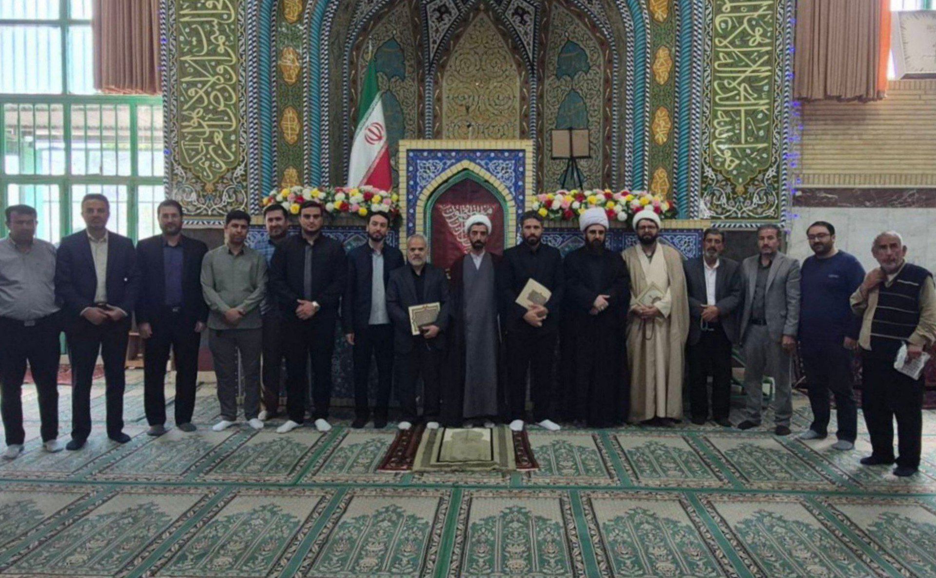 در مراسم نماز جمعه شهرستان فامنین از مقام شامخ معلمان تجلیل شد.
