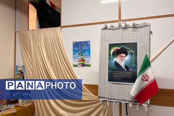 وقتی کتاب‌ها در مدرسه صف می‌کشند؛ استقبال پرشور دانش‌آموزان از نمایشگاه کتاب