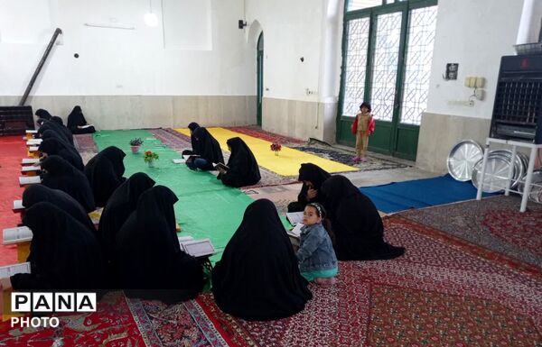 محفل انس با قرآن در کوهنانی با یاد آیت‌الله خامنه‌ای (ره) 